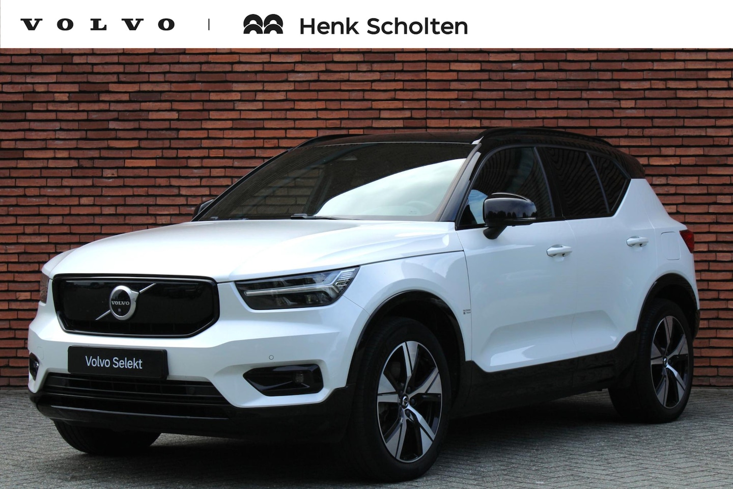 Volvo XC40 - Recharge P8 AWD R-Design | Trekhaak | 360 Graden Camera | Panoramadak | Harman Kardon | Ve - AutoWereld.nl