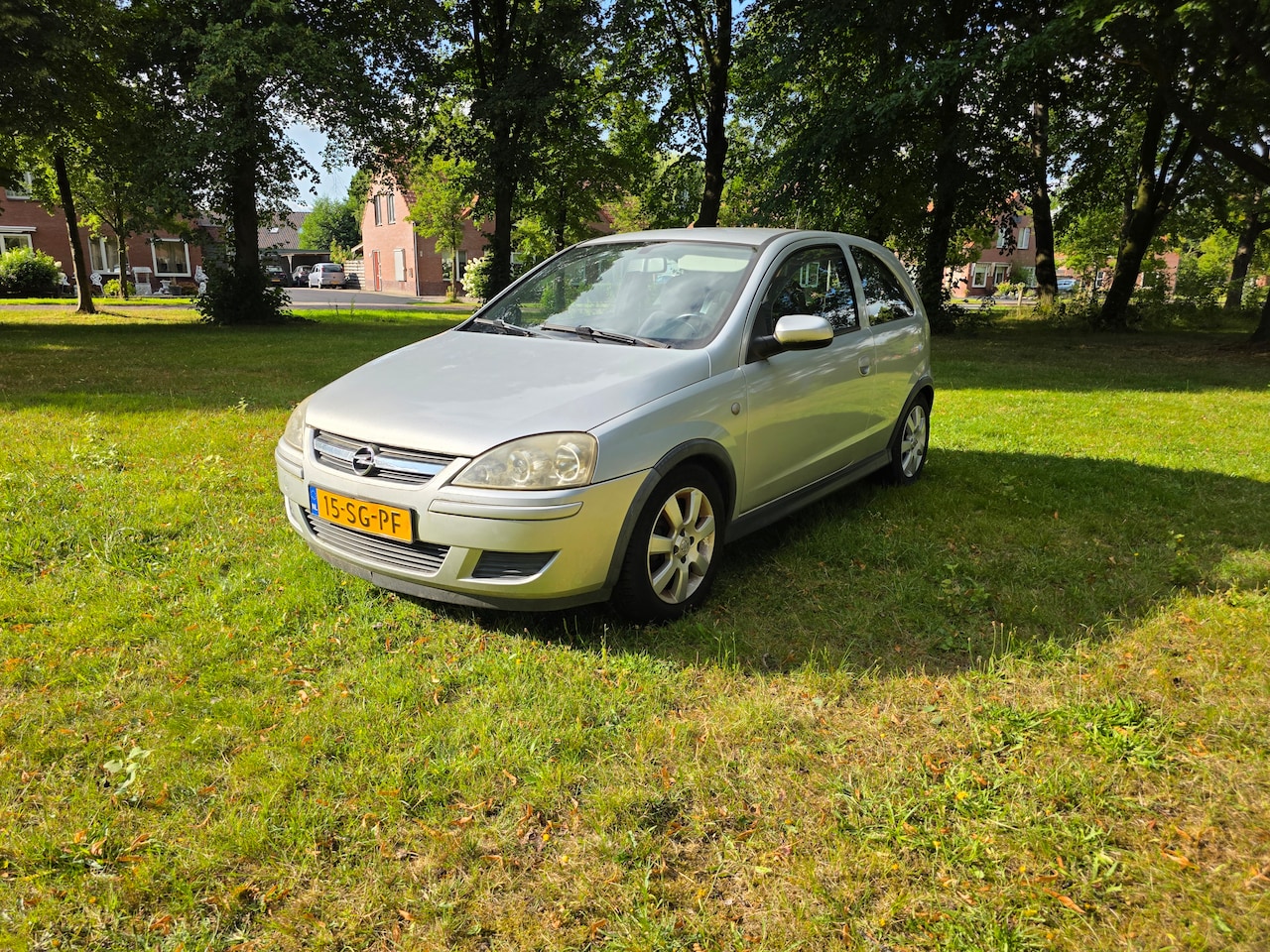 Opel Corsa - 1.2-16V Silverline Weekend Aanbieding €1099,- - AutoWereld.nl