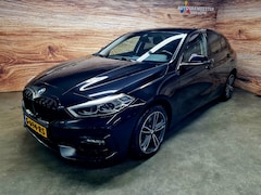 BMW 1-serie - (f40) 118i 140pk Aut Executive Edition Sportst. Stoelverw. All-in prijs + 12 mnd garantie