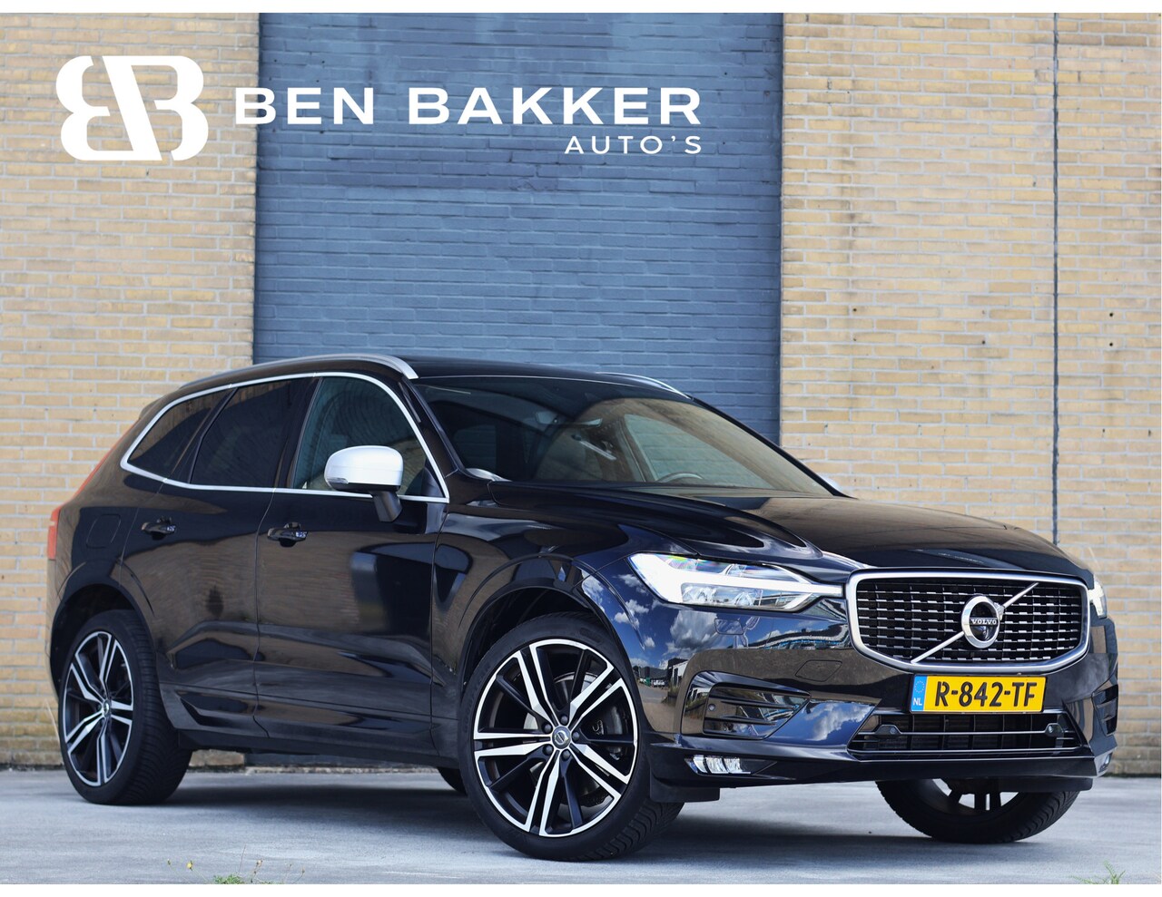 Volvo XC60 - 2.0 T6 AWD R-Design 310 PK | Luchtvering | Pano | HUD | Harman/Kardon - AutoWereld.nl