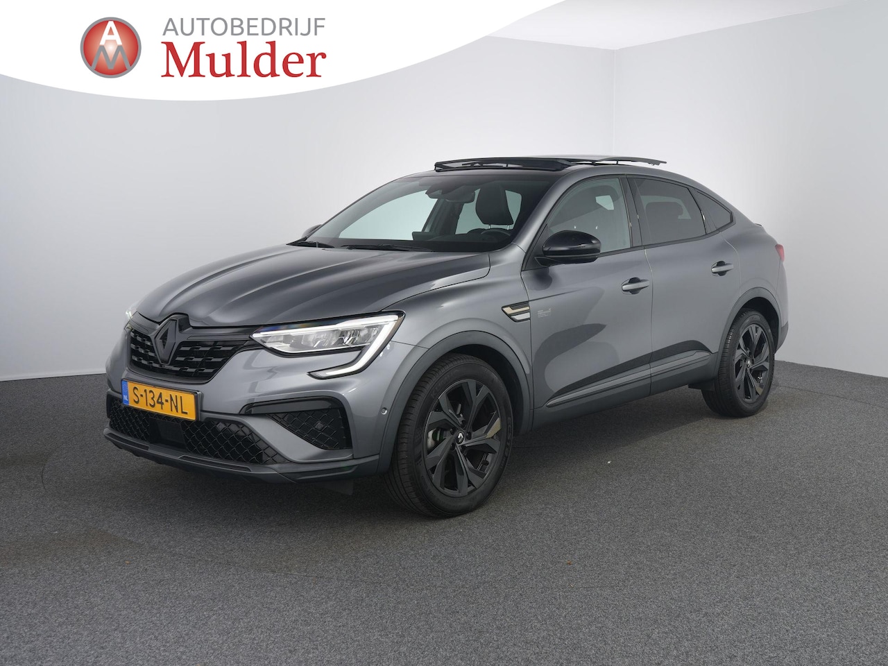 Renault Arkana - 1.6 E-Tech hybrid 145 E-Tech engineered | Pano | Camera | Stoelverarming | Carplay | - AutoWereld.nl