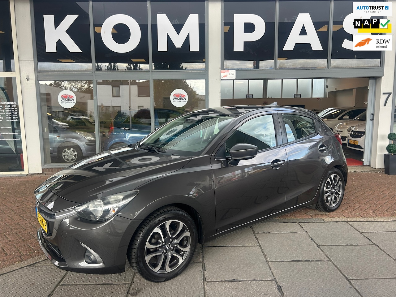Mazda 2 - 1.5 Skyactiv-G Dynamic+|Airco|Nap|LaneAssist|PDC|Navi|CC|Bluetooth|APK27| - AutoWereld.nl