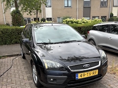 Ford Focus - 1.6-16V Futura