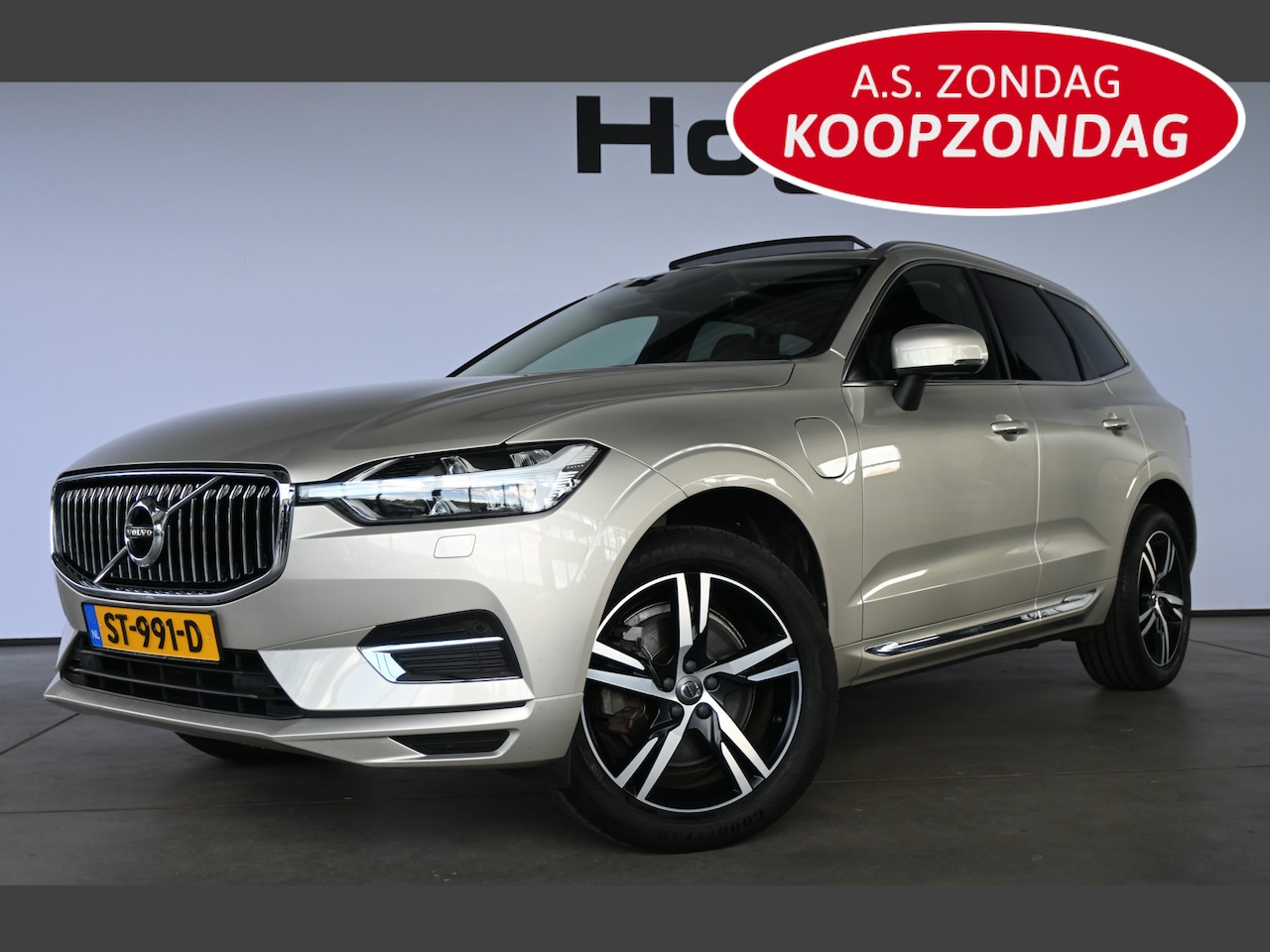 Volvo XC60 - 2.0 T8 Twin Engine AWD Inscription Harman/Kardon Navigatie Panoramadak Carplay Goed Onderh - AutoWereld.nl
