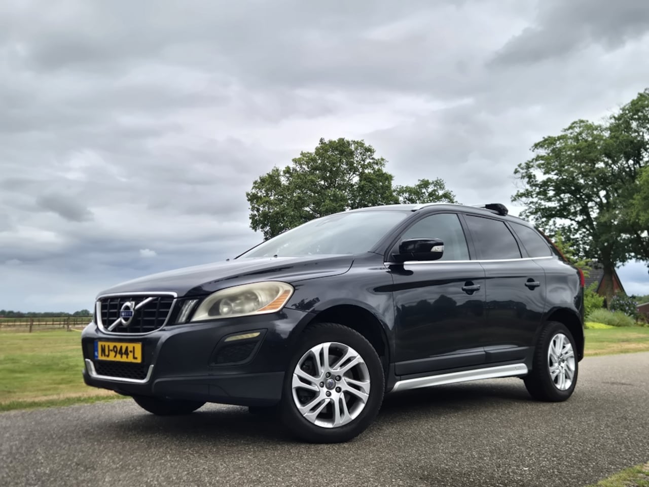 Volvo XC60 - 2.4D Momentum 2.4D Momentum - AutoWereld.nl
