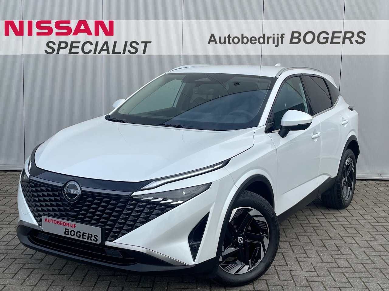 Nissan Qashqai - 1.3 MHEV N-Connecta Automaat Nieuw Model Navigatie, Climate Control, Adaptive Cruise Contr - AutoWereld.nl