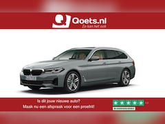 BMW 5-serie Touring - 530e xDrive Trekhaak - Panoramadak - Driving Assistant Professional - Head up - Comfort Ac