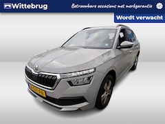 Skoda Kamiq - 1.0 TSI 110pk Sport Business / Navigatie by APP / LED / LM 16 inch / Parkeersensoren achte