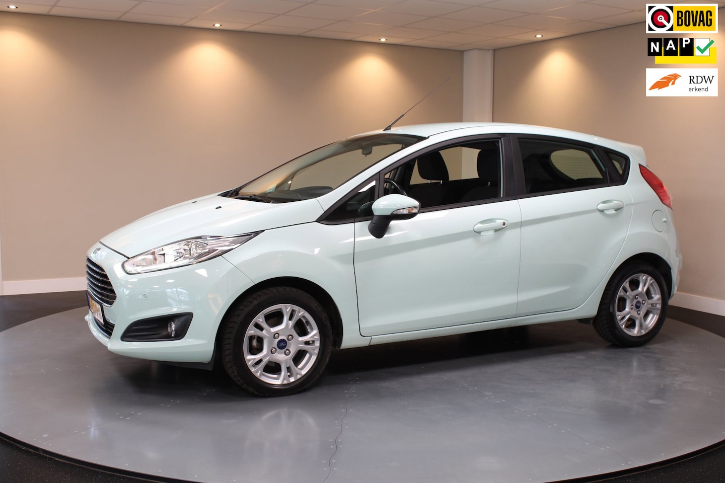 Ford Fiesta - 1.0 Style Ultimate *Mint-Groen!* All-seasons|Cruise|Navi|PDC|BT|NAP - AutoWereld.nl