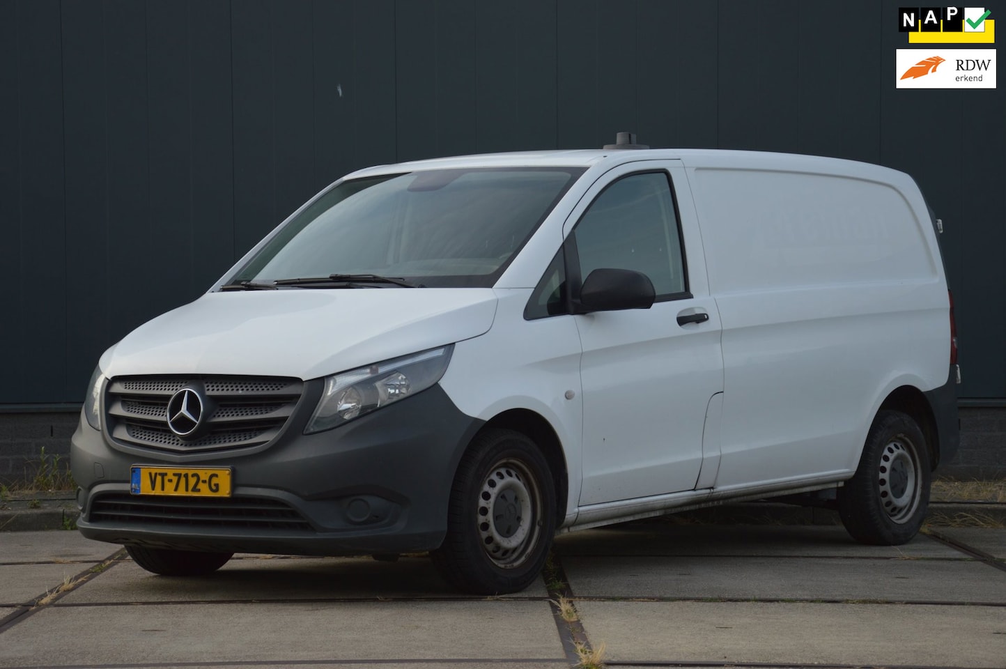 Mercedes-Benz Vito - 109 CDI Lang Airco Schuifdeur Trekhaak Euro 5 - AutoWereld.nl