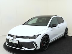 Volkswagen Golf - 1.5 eHybrid GTE | SoH 100% | Panoramadak | 360 camera | Lederen bekleding ‘Vienna’ | Black