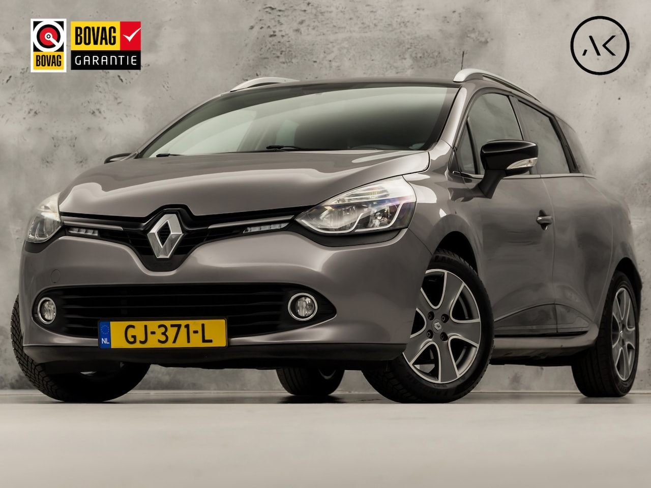 Renault Clio Estate - 0.9 TCe Night&Day (NAVIGATIE, LM VELGEN, GETINT GLAS, SPORTSTOELEN, CRUISE, PARKEERSENSORE - AutoWereld.nl