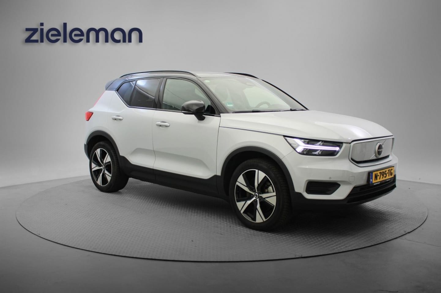 Volvo XC40 - Recharge Plus - Digitaal Cockpit, Carplay, Camera - AutoWereld.nl