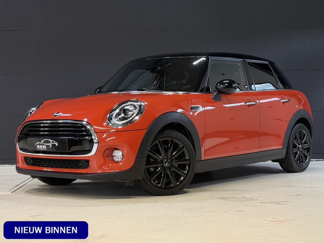 MINI 5-Deurs - 1.5 Cooper Pepper | Keyless | Dealeronderhouden | All-Season - AutoWereld.nl