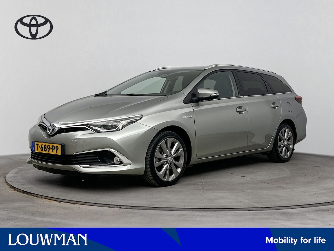 Toyota Auris Touring Sports - 1.8 Hybrid Executive | Parkeersensoren V+A | Stoelverwarming | Onderweg-naar-dealer - AutoWereld.nl