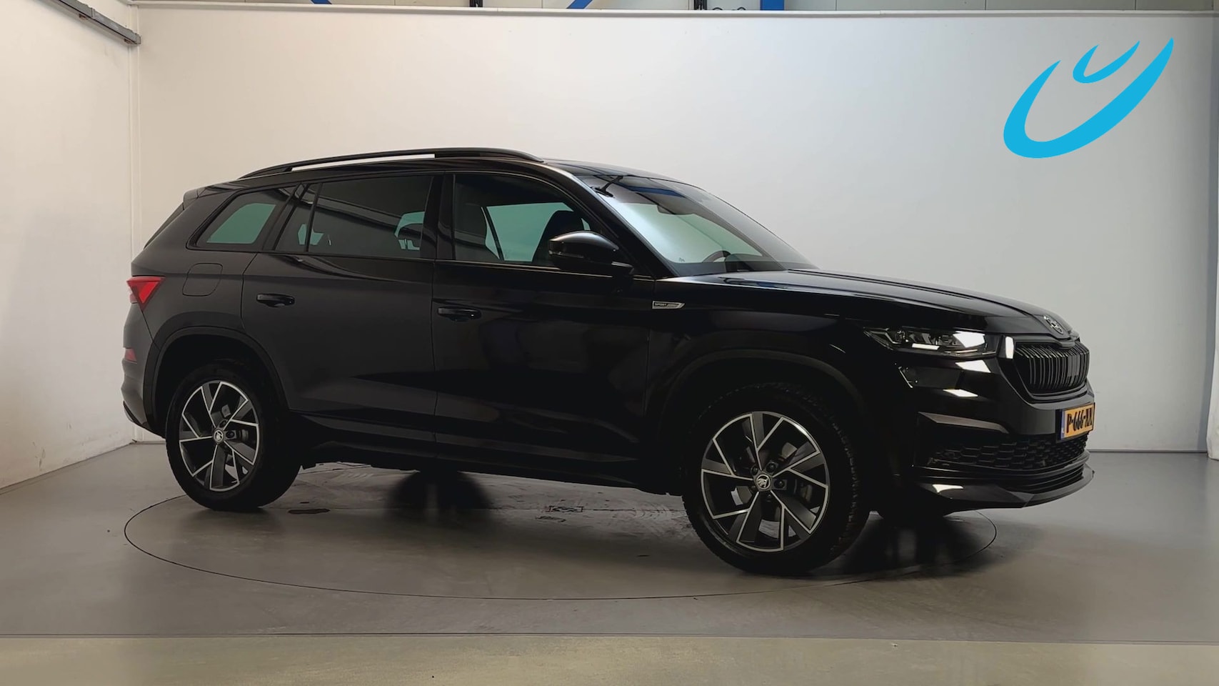Skoda Kodiaq - 1.5 TSI Sportline Business Panoramadak Sfeerverlichting Camera Trekhaak - AutoWereld.nl