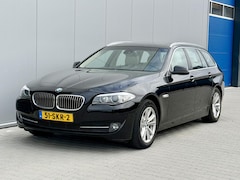 BMW 5-serie Touring - 520i High Exe | Pano | Xenon | Leer