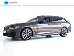 BMW 5-serie Touring - 530e Business Edition Plus M-Sport 290pk Automaat LASER LIGHT LEDER PANO SFEERVERLICHTING