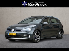 Volkswagen Golf - 1.4 TSI GTE | ACC | Panoramadak | Winterpakket | Navigatie