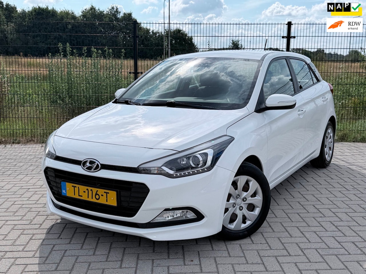 Hyundai i20 - 1.0 T-GDI Comfort | PDC | Camera | Navi | - AutoWereld.nl