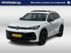 Volkswagen Tiguan - 1.5 eHybrid 272PK DSG R-Line Edition / Resterende Fabrieksgarantie / Trekhaak / Leer / Bla