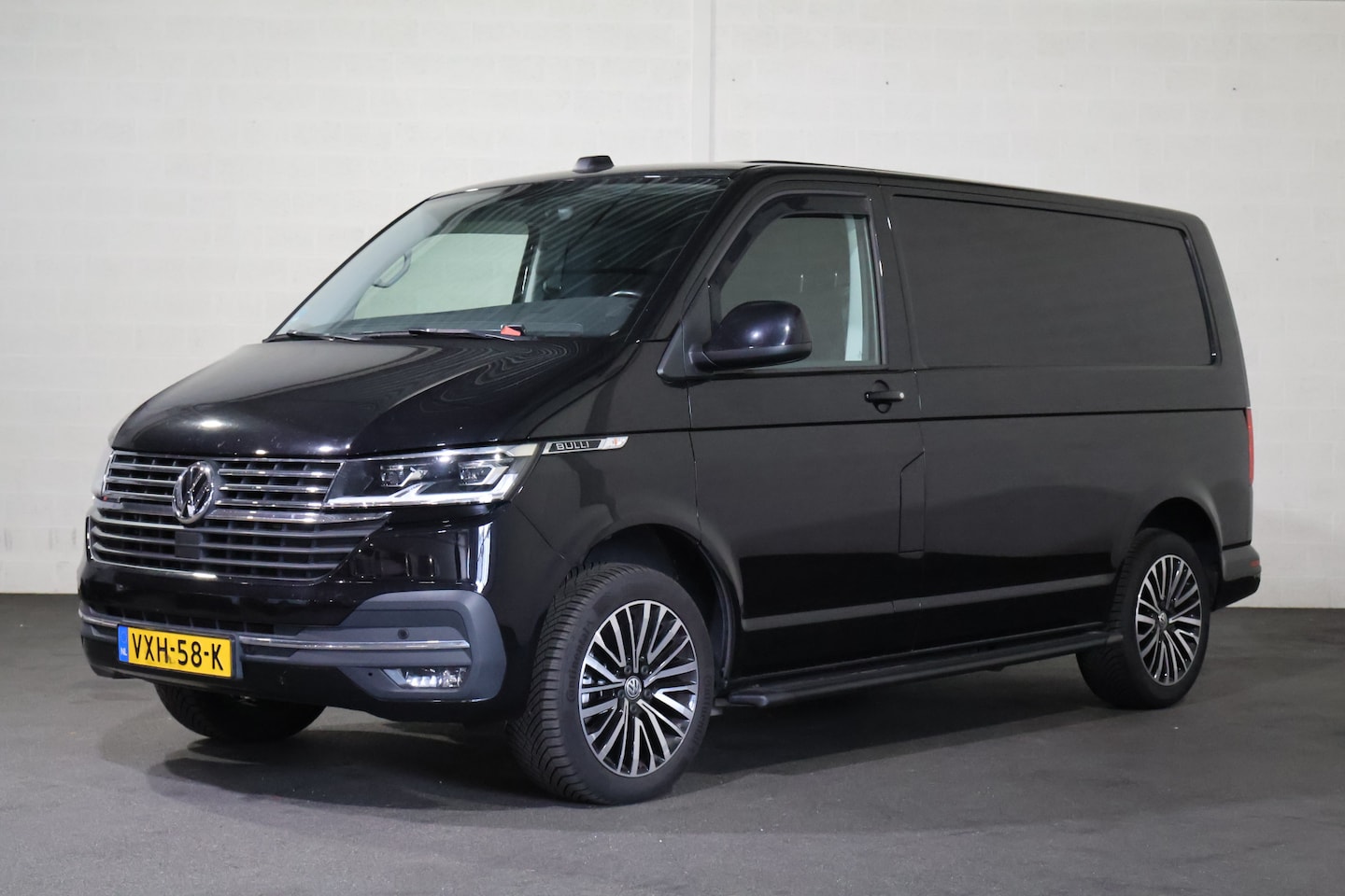 Volkswagen Transporter - 2.0 TDI L1 H1 4Motion Automaat Bulli - AutoWereld.nl