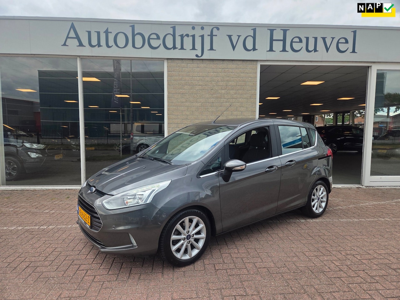 Ford B-Max - 1.0 EcoBoost Titanium *Camera*Navi*Voorruit verw.*Cruise* Rijklaar - AutoWereld.nl
