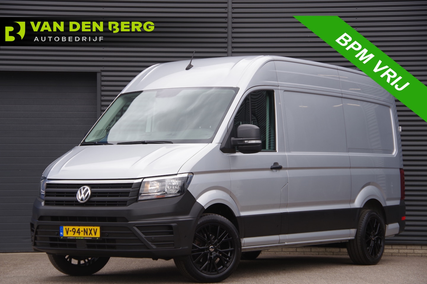 Volkswagen Crafter - 2.0 TDI L3H3(L2H2) 3-ZITS, AUT. STOELVERWARMING, CRUISE, CAMERA, AIRCO, CARPLAY, PARKEERSE - AutoWereld.nl