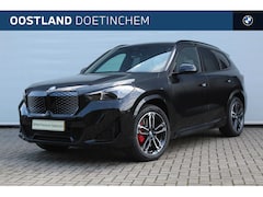 BMW iX1 - eDrive20 M Sport / Trekhaak / Sportstoelen / Adaptieve LED / Head-Up / M Adaptief onderste