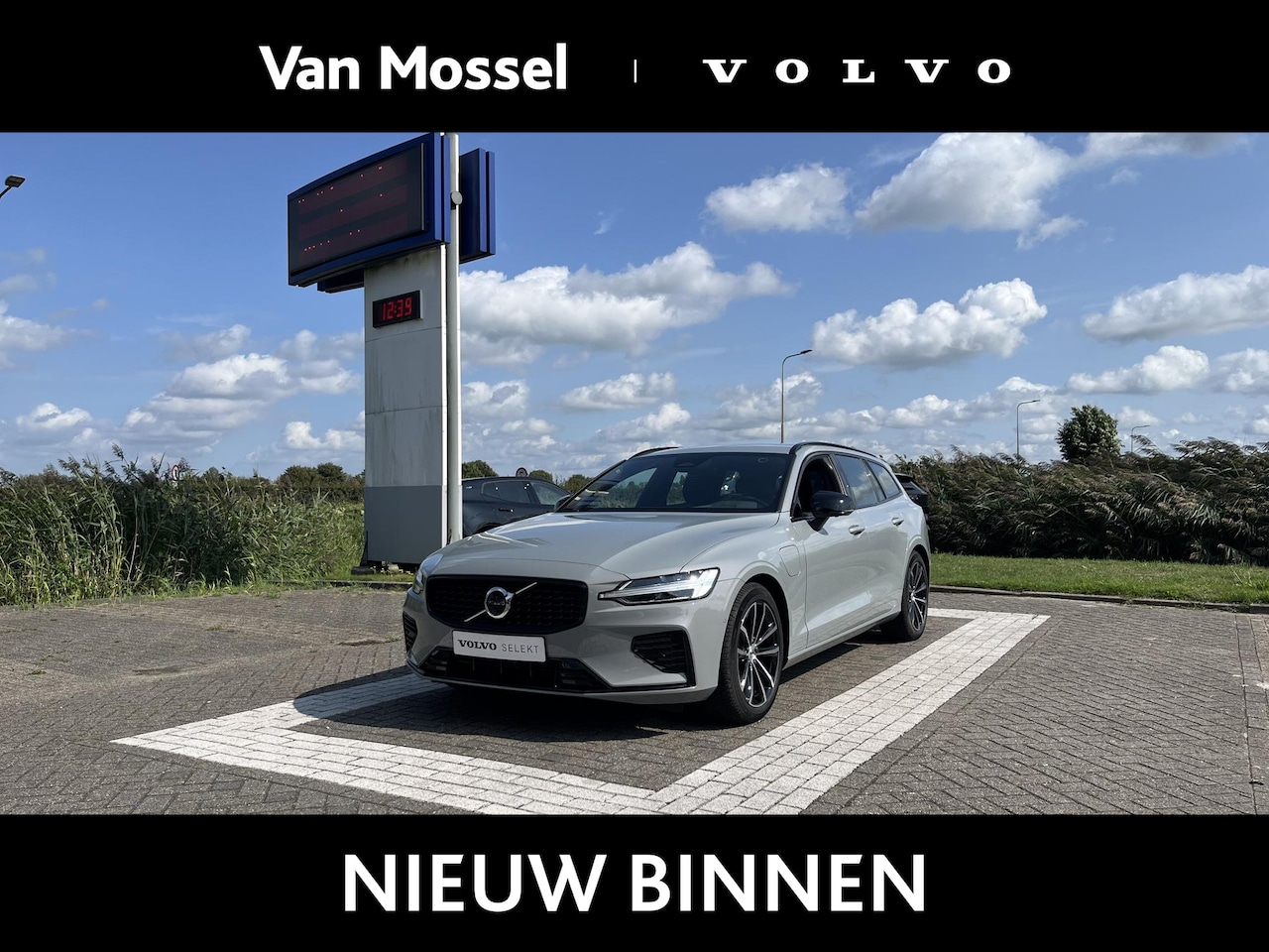 Volvo V60 - T6 Plug-in hybrid AWD Plus Dark | 360 Camera | Memoryseats | Trekhaak | - AutoWereld.nl