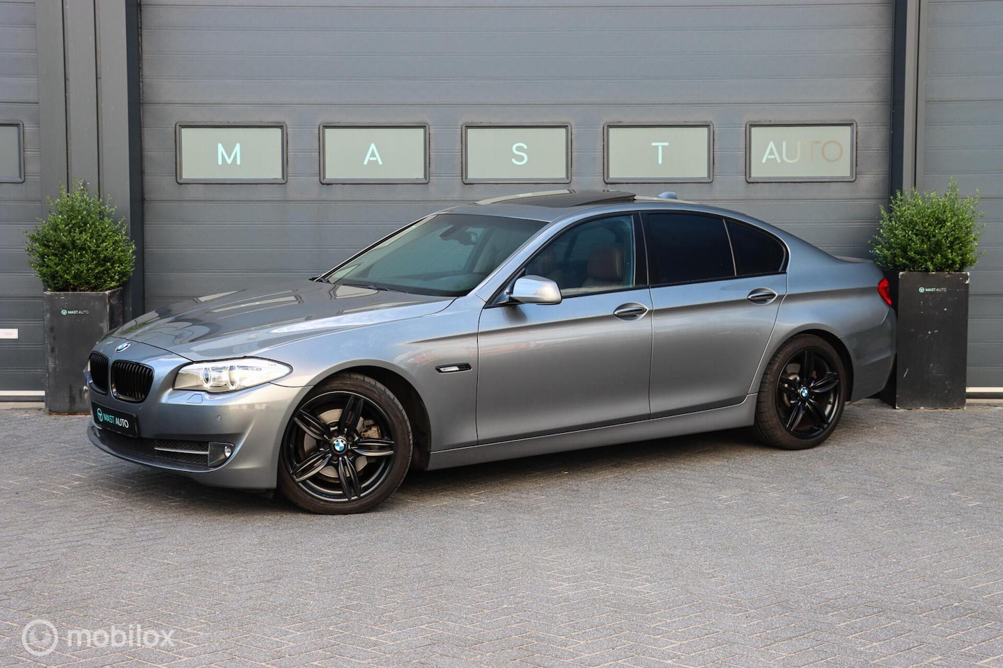 BMW 5-serie - 520i High Executive|PANO|LEDER|MEMORY|BI-XENON|NAP - AutoWereld.nl