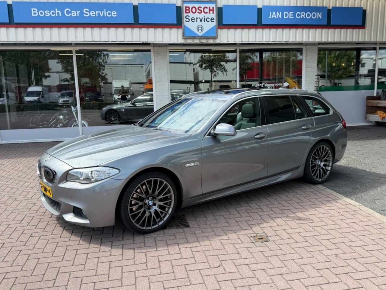 BMW 5-serie - 528i High Exe M-Sport NL-auto BOMVOL #WOWFACTOR - AutoWereld.nl