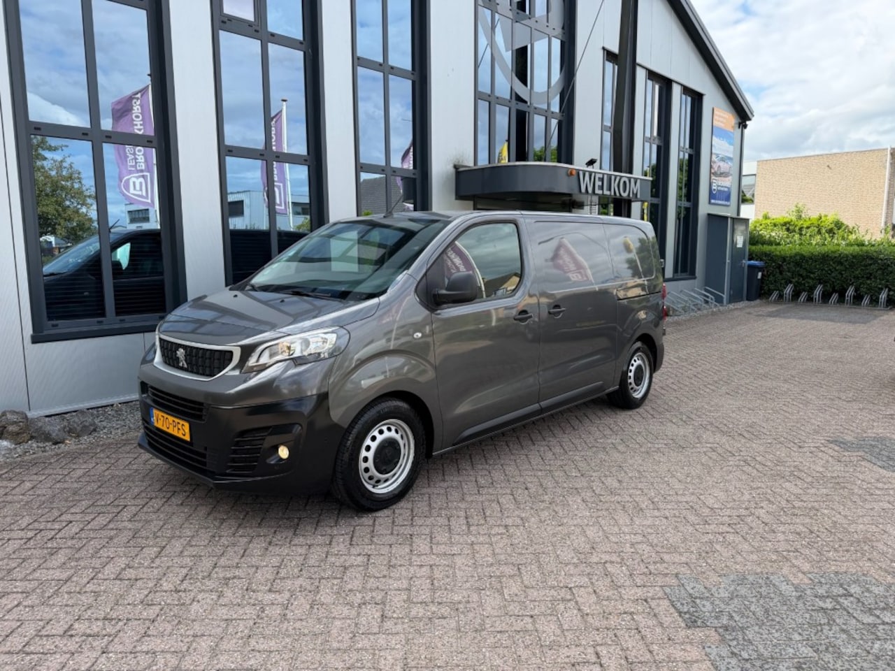 Peugeot Expert - 1.5 BlueHDi L2 Lang 120PK Navi, 2x schuifdeur, 3-pers, Cruisecntrl, PDC - AutoWereld.nl