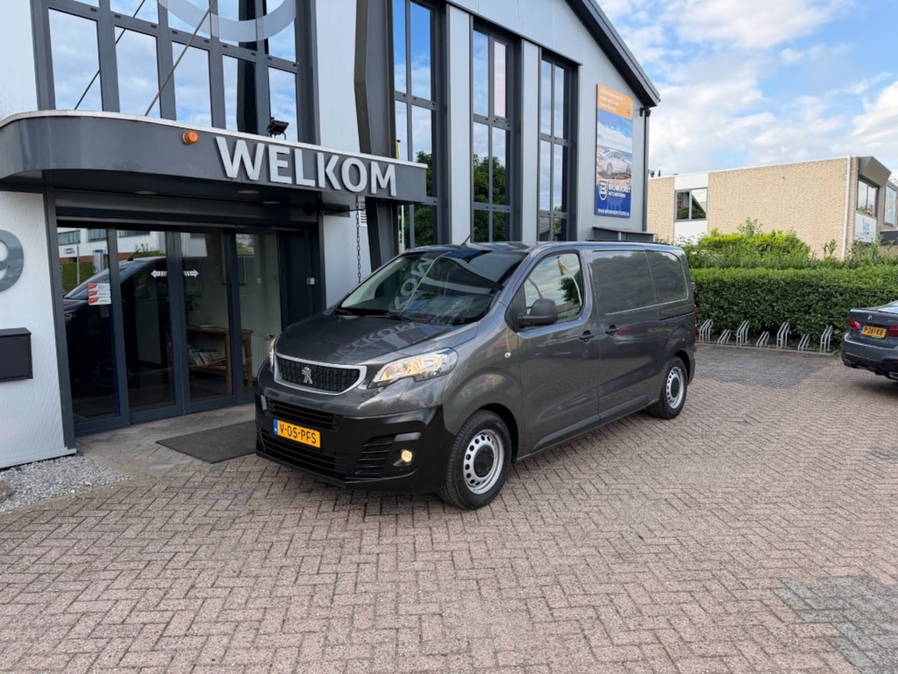 Peugeot Expert - 1.5 BlueHDi L2 Lang 120PK Navi, 2x schuifdeur, 3-pers, Cruisecntrl, PDC - AutoWereld.nl
