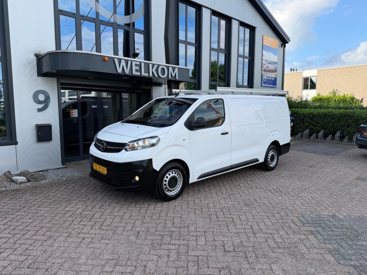 Opel Vivaro - 2.0 TDCi 145PK Automaat Extra Lang L3, Navi, Camera, Imperial - AutoWereld.nl