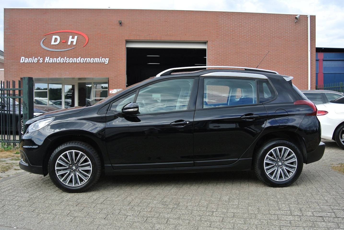 Peugeot 2008 - 1.2 PureTech Active inruil mogelijk nap - AutoWereld.nl