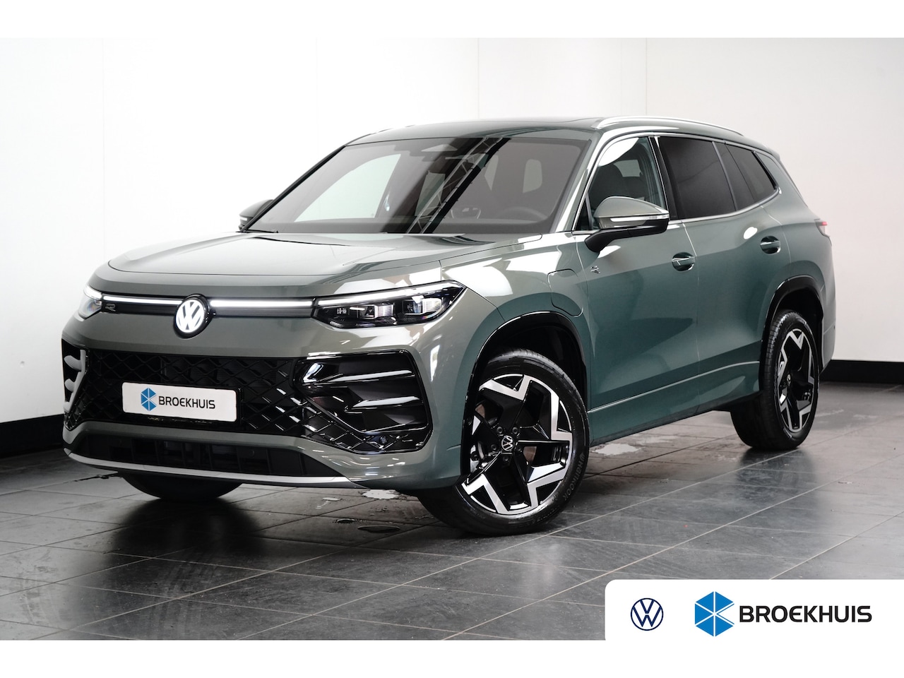 Volkswagen Tayron - 1.5 TSI eHybrid 272PK R-Line | PANORAMADAK | ELEKTR. A. KLEP | 19 INCH | STOEL + STUURVERW - AutoWereld.nl