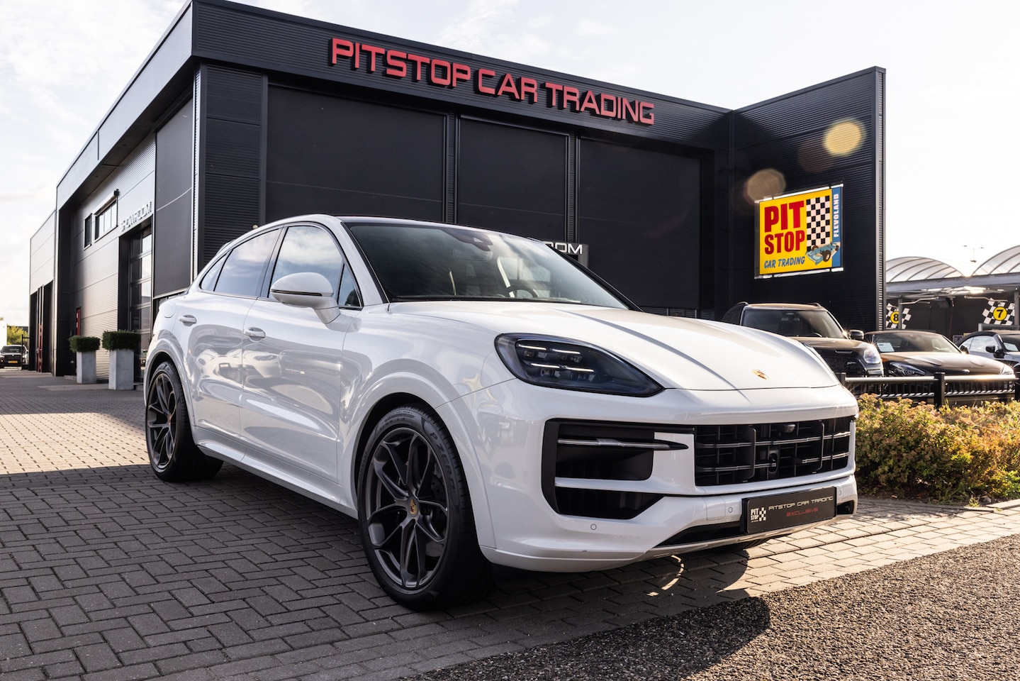 Porsche Cayenne Coupé - 3.0 E-Hybrid 3.0 E-Hybrid, *Leichtbau pakket*, Bijrijdersdisplay, Full option! - AutoWereld.nl