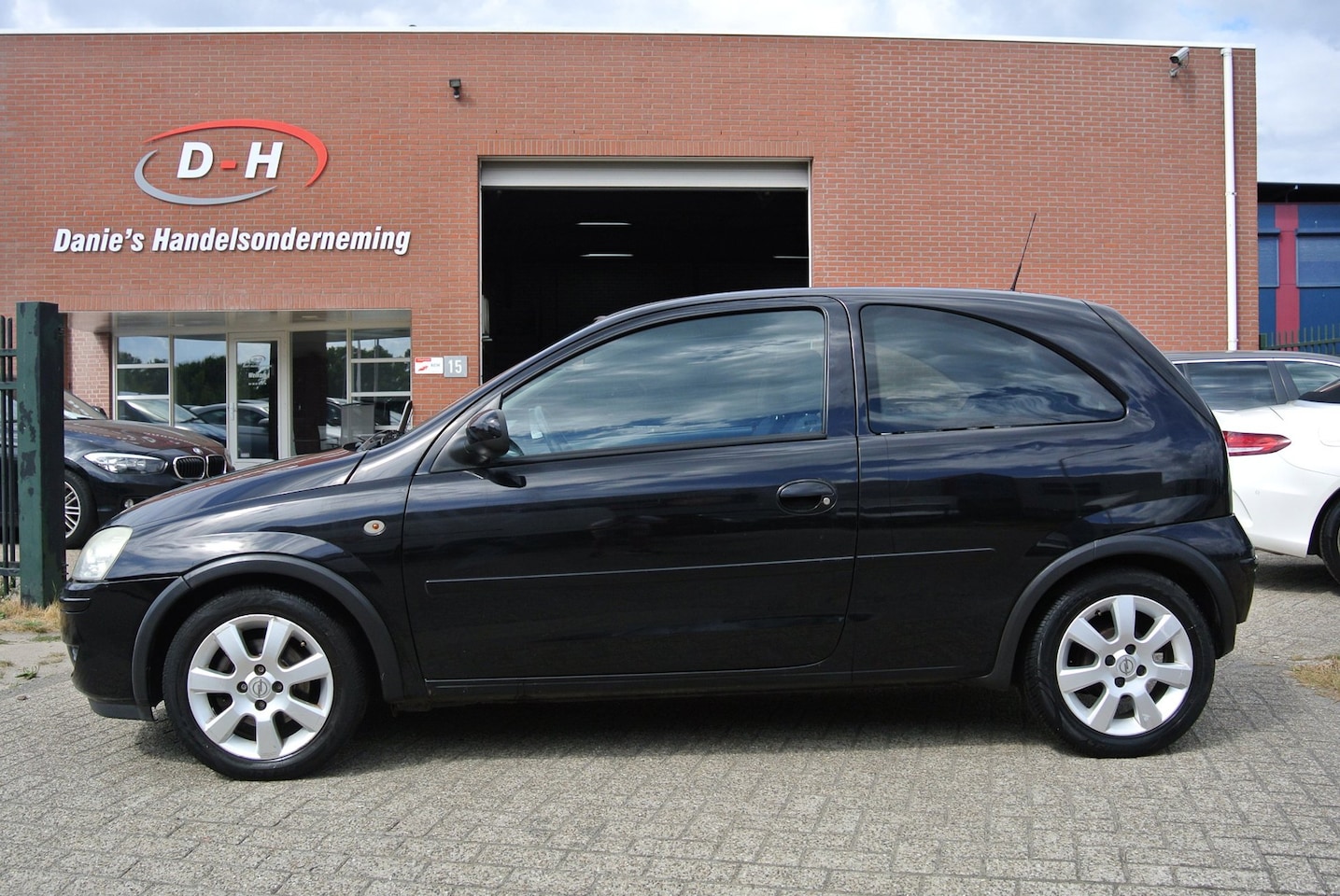 Opel Corsa - 1.4-16V Full Rhythm nieuwe apk inruil mogelijk nap - AutoWereld.nl