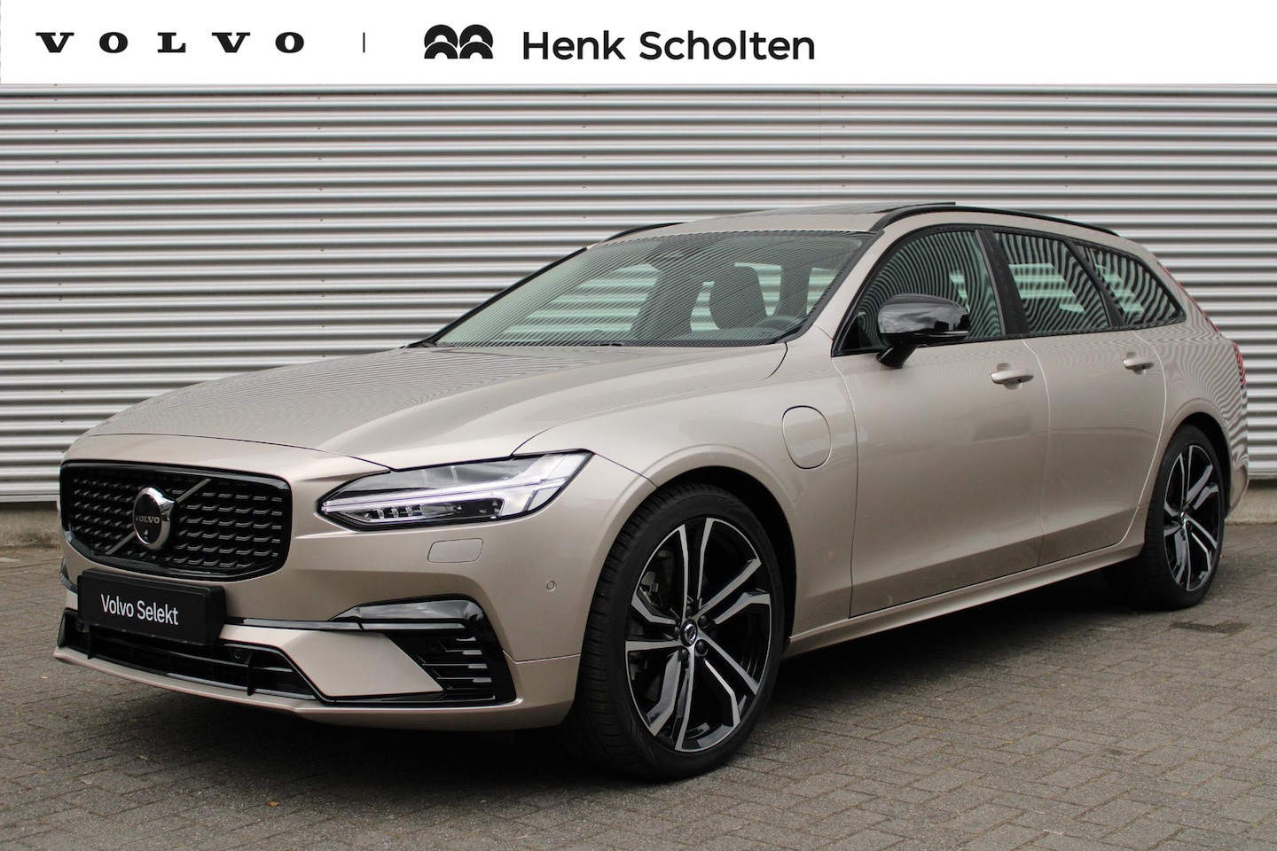 Volvo V90 - 2.0 T8 Plug-in hybrid AWD Ultra Dark - AutoWereld.nl