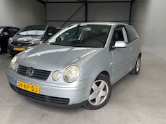 Volkswagen Polo - 1.4-16V Highline st verwarming navigatie