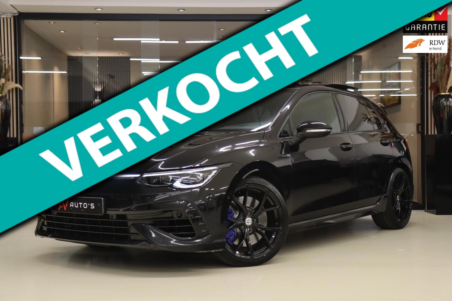 Volkswagen Golf - 2.0 TSI R 4Motion AKRAP/PANO/IQ/H-K/KEYLESS/BOMVOL - AutoWereld.nl