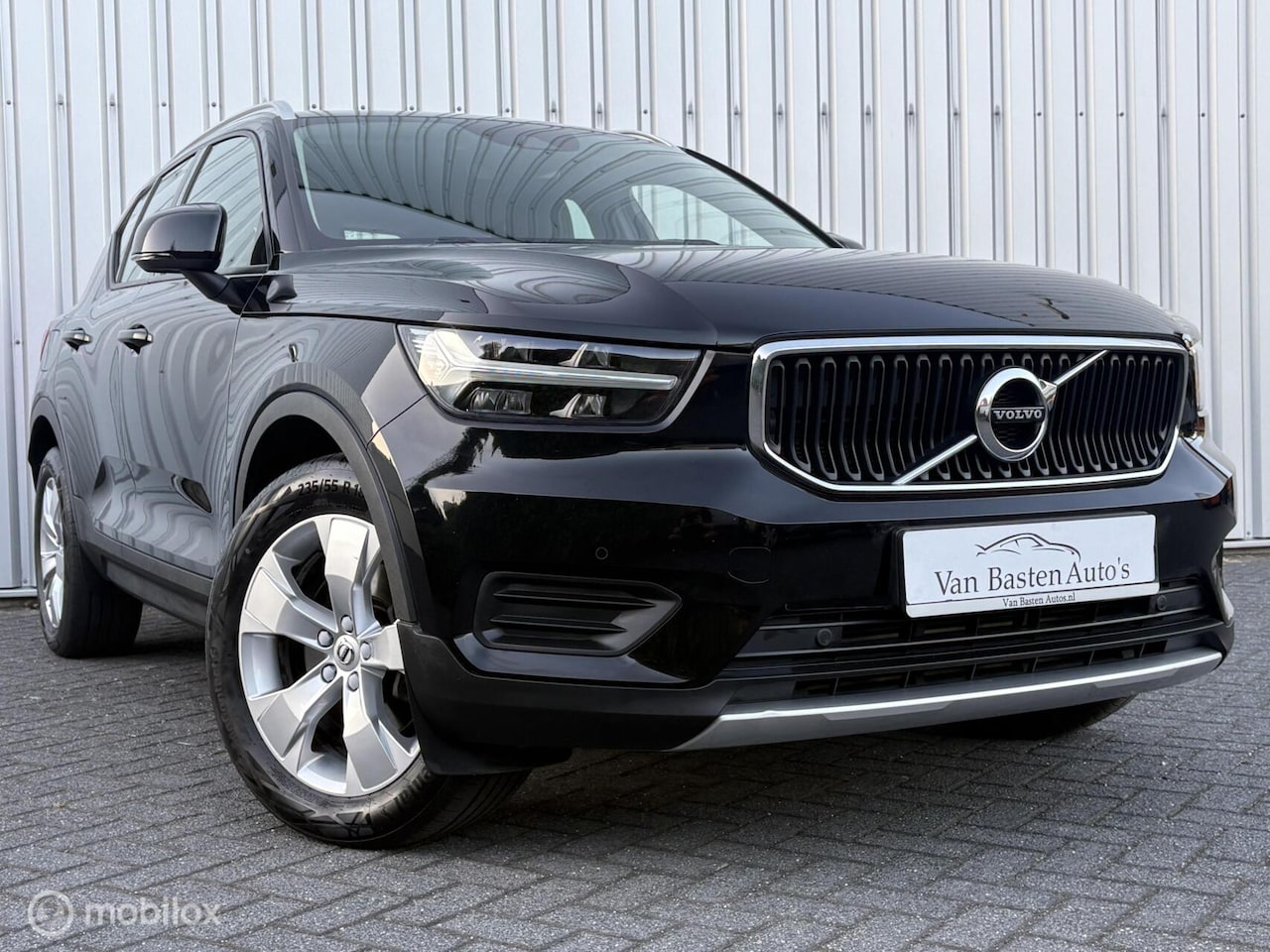 Volvo XC40 - 2.0 T4 Momentum Pro | Aut | Dealer | 190pk | LED | Harman/Kardon | Leder | Camera | Apple - AutoWereld.nl