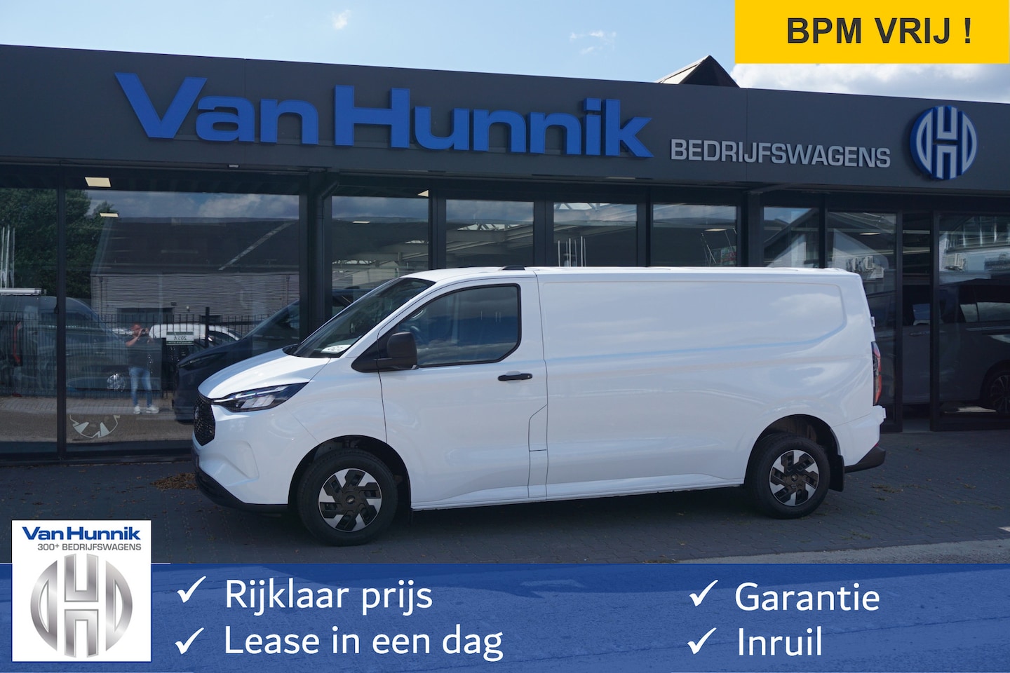 Ford Transit Custom - e-Transit 320L 218PK 64KWH Trend AUT BPM VRIJ!! Apple CP / Android A, LED, 2300KG Trekgewi - AutoWereld.nl