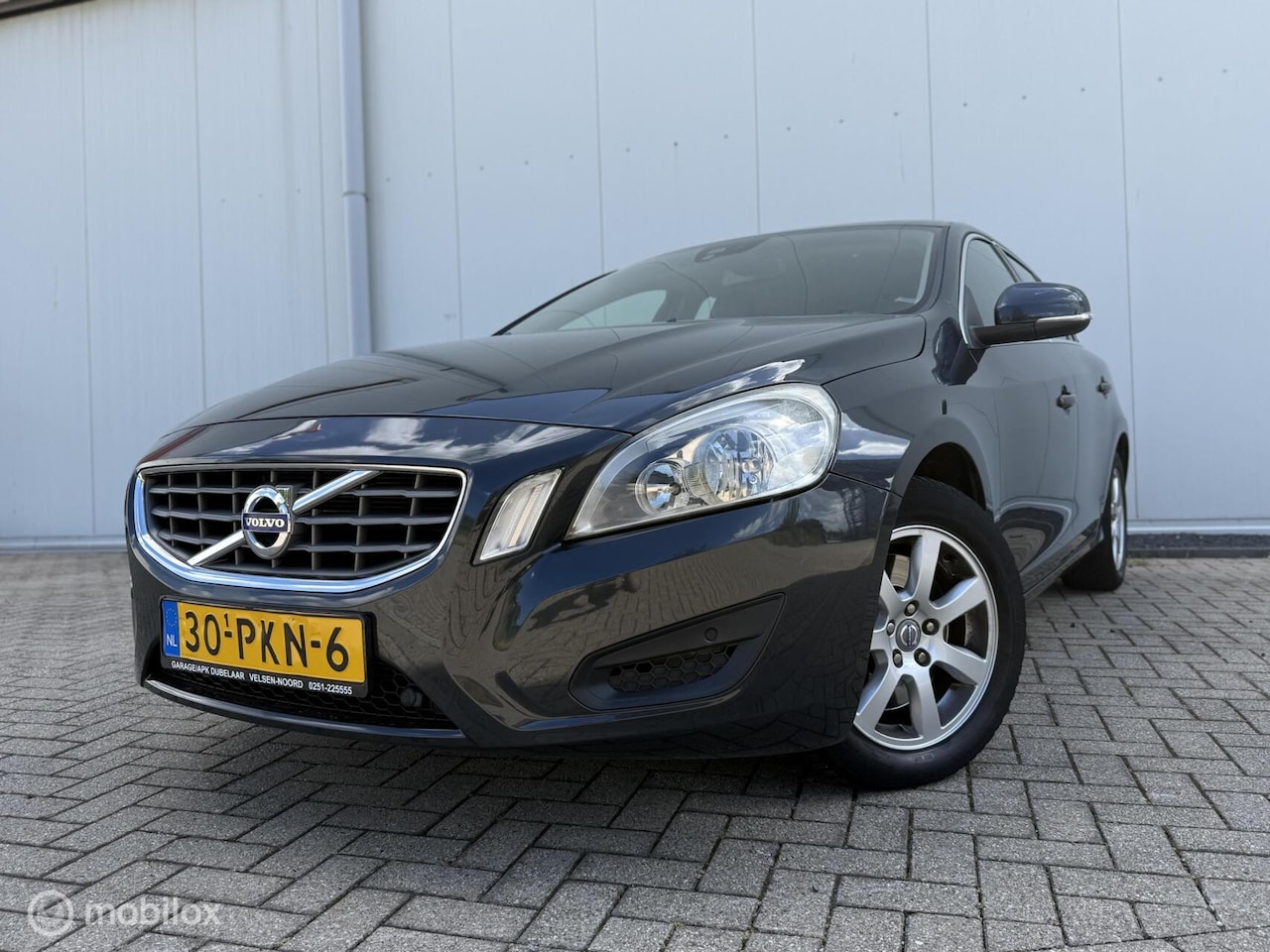 Volvo V60 - 2.0T Momentum Airco BT NAP 2 sleutels + Historie - AutoWereld.nl