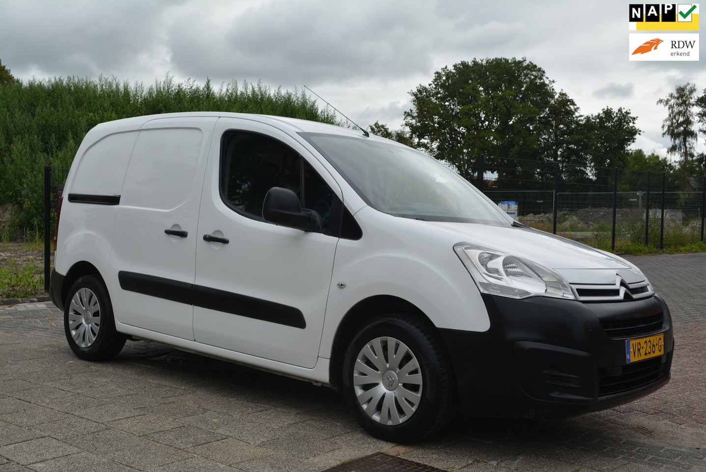 Citroën Berlingo - 1.6 BlueHDI 75 Comfort 1.6 BlueHDI 75 Comfort - AutoWereld.nl