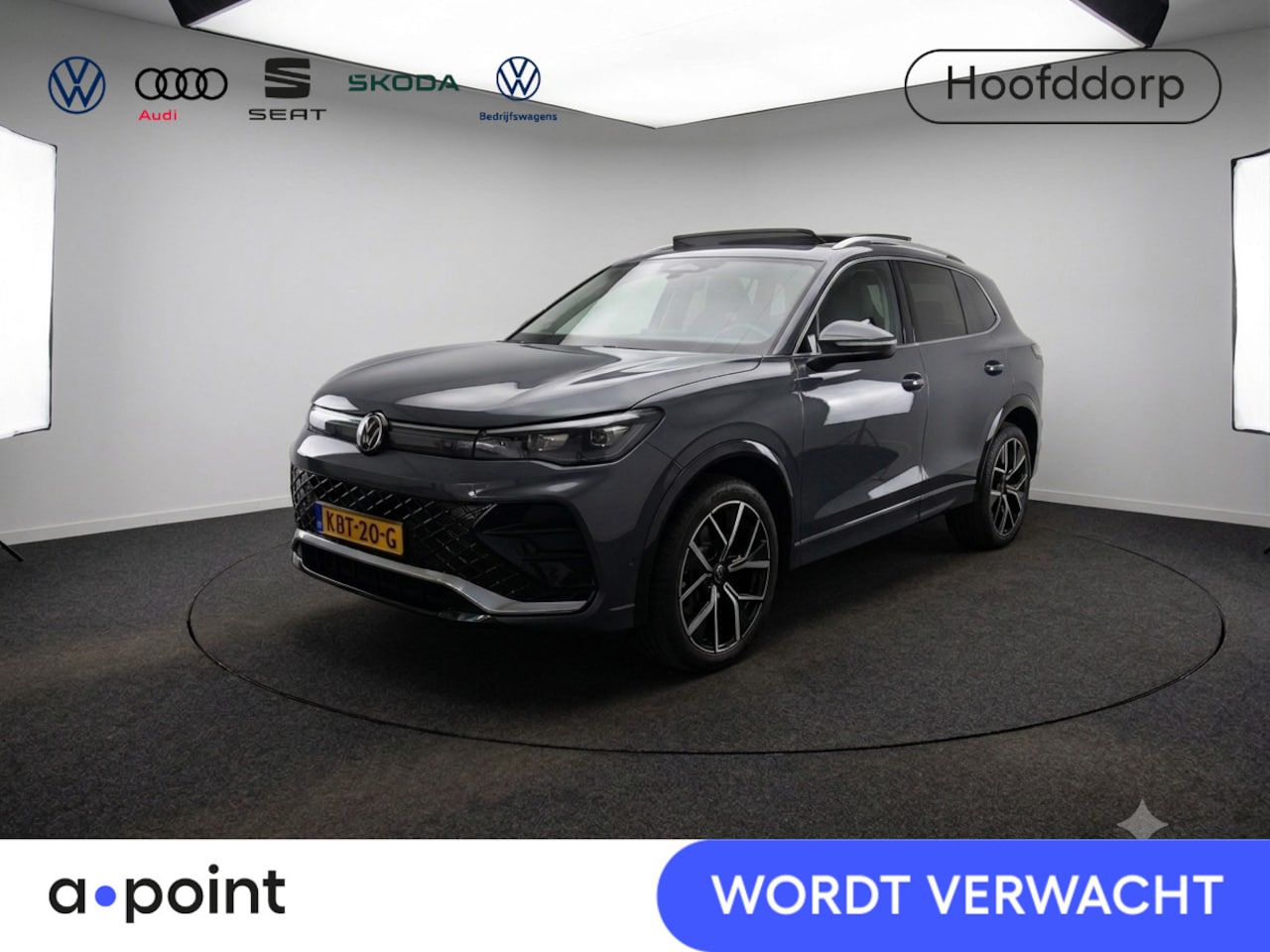 Volkswagen Tiguan - 1.5 eHybrid R-Line Edition 272 pk Automaat (DSG) | Navigatie via App | Panoramadak | Trekh - AutoWereld.nl