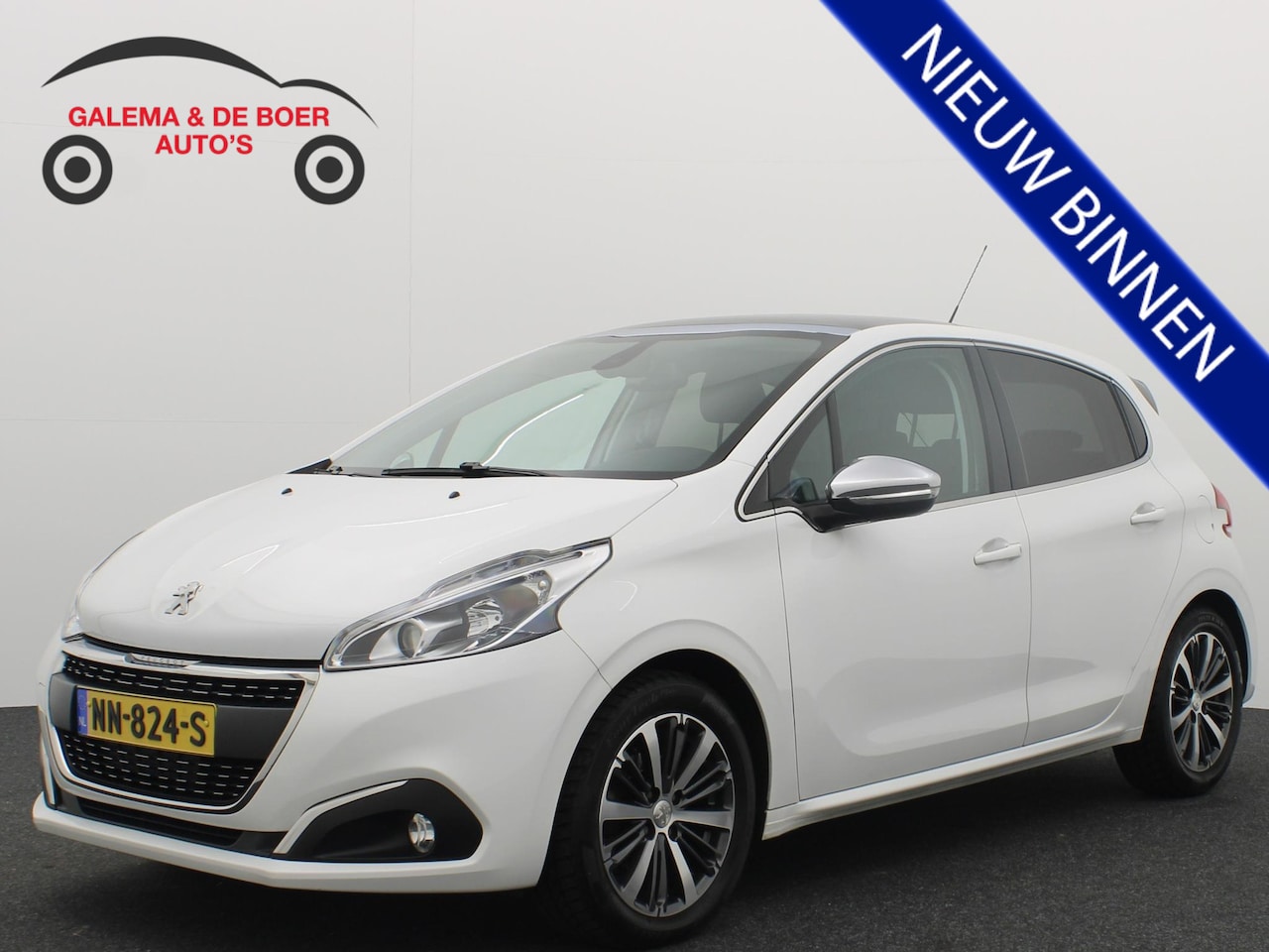 Peugeot 208 - 1.2 PureTech Allure LED / PANORAMADAK / CARPLAY / PDC / CRUISE / CLIMA / NAVI / NL-AUTO - AutoWereld.nl