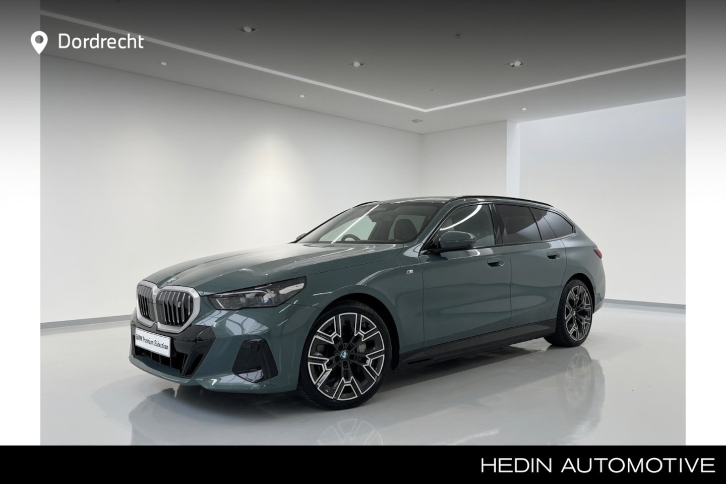 BMW i5 Touring - eDrive40 84 kWh M-Sport | 20" | Stoelventilatie | Bowers&Wilkins | Driving Assistant Prof. - AutoWereld.nl