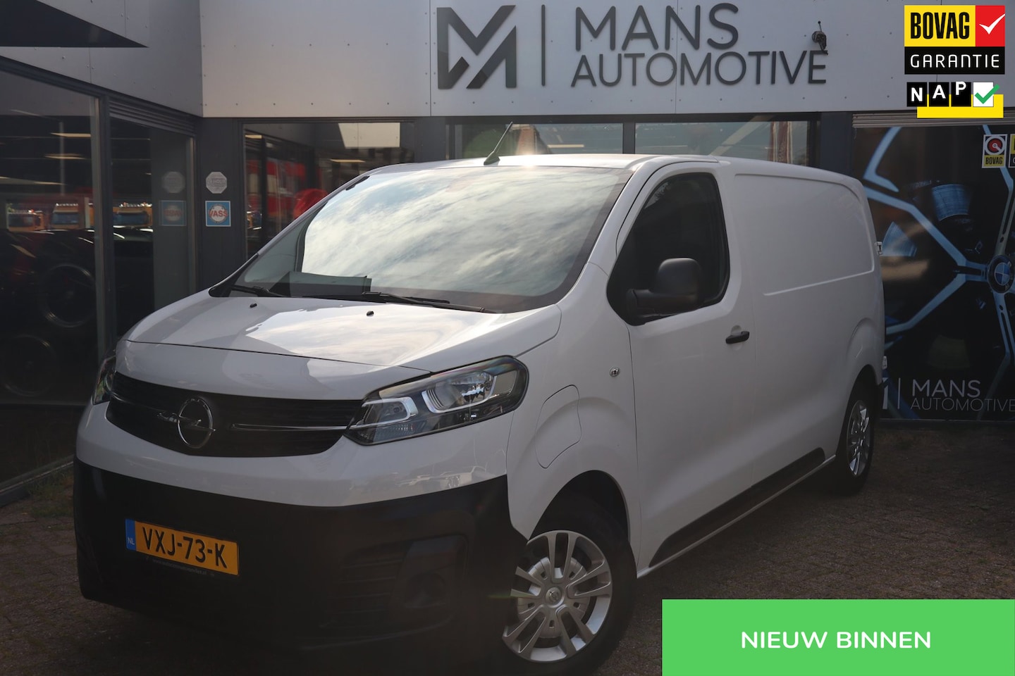 Opel Vivaro-e - L2H1 Edition 75 kWh / CAMERA / CARPLAY / NAP! - AutoWereld.nl